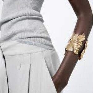NWT Zara Large Leaf Arm Band Bracelet